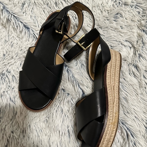 Michael Kors shoes - Picture 4 of 5